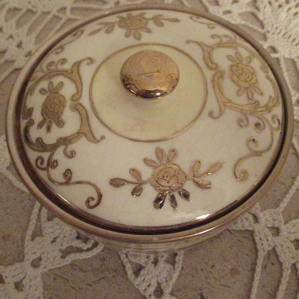 Vintage hand painted Nippon "M" Porcelain bowl and lid